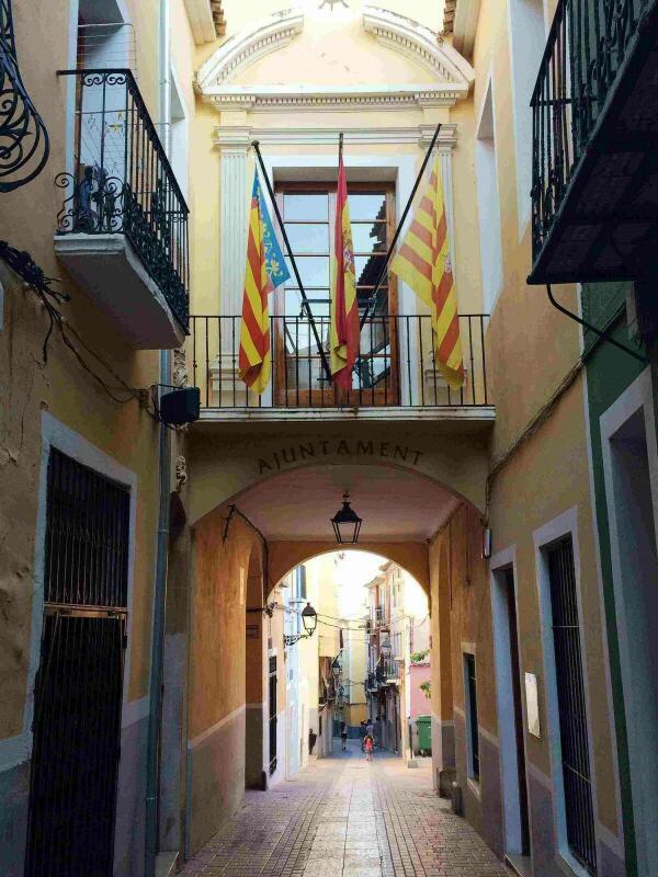 El Ayuntamiento de la Vila adjudica un nuevo contrato para prestar servicio de ayuda a domicilio 