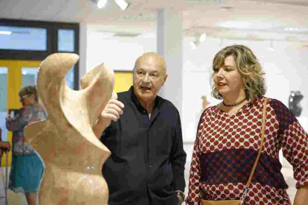Exposición de esculturas de Vicente Pérez Gonzálvez en la Casa de Cultura de l’Alfàs 