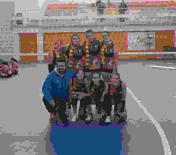 Las Infantiles del voleibol tumbaron al l&iacute;der en su categor&iacute;a  y los Infantiles del f&uacute;tbol ganan al Teulada