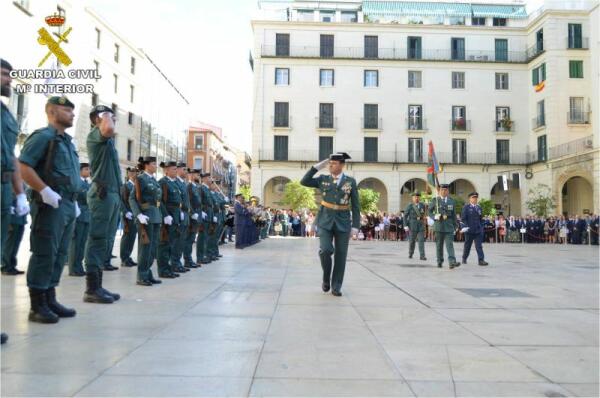 La Guardia Civil de Alicante celebra en la Plaza del Ayuntamiento la Festividad de la Virgen del Pilar 2022 