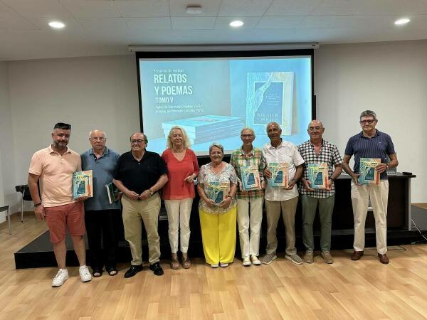 Tercera Edad presentó el V libro del “Taller de Escritura Creativa”  