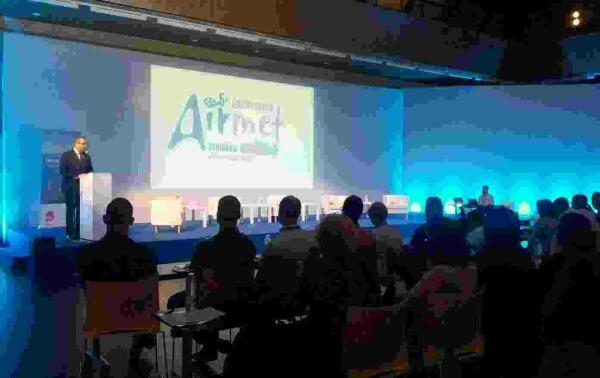 Benidorm &middot; El alcalde abre el 5&ordm; congreso Airmet, que re&uacute;ne a centenares de profesionales del sector de las agencias de viaje 
