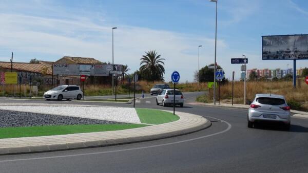 El Ayuntamiento de la Vila Joiosa finaliza las obras de la rotonda de la N-332a en el polígono del Torres con carretera del puerto 