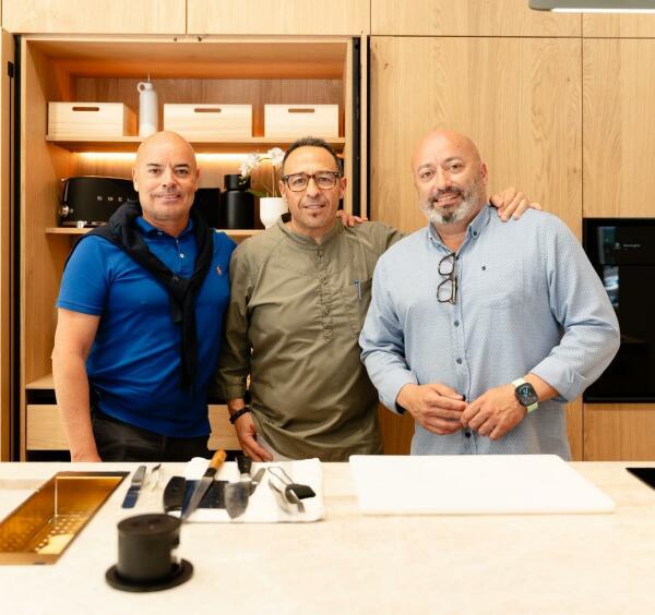 Ra&uacute;l Parra: &ldquo;Nos est&aacute; sorprendiendo mucho la pronta implantaci&oacute;n de Santos Cocinas en Benidorm y comarca&rdquo;