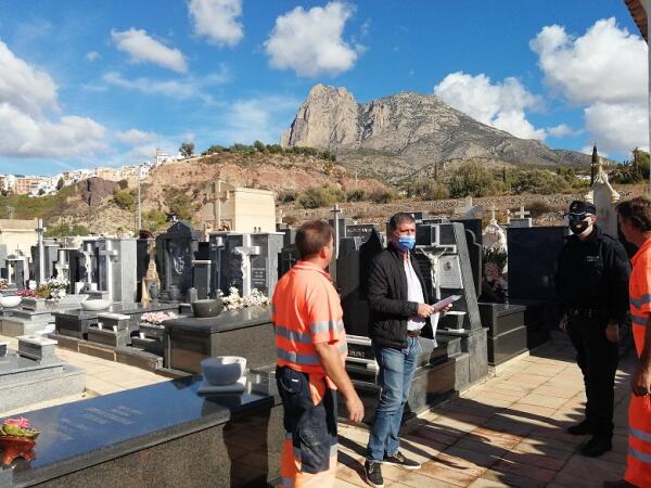 EL CEMENTERIO MUNICIPAL DE FINESTRAT SE PREPARA PARA TODOS LOS SANTOS