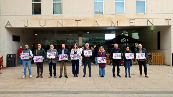 Minuto de silencio en Benidorm para condenar el crimen machista de una mujer de 29 a&ntilde;os en Alicante 