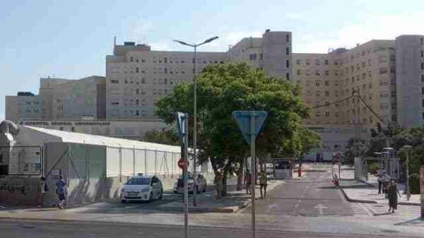 Indignaci&oacute;n por el colapso del Hospital General con el ingreso de 79 inmigrantes.