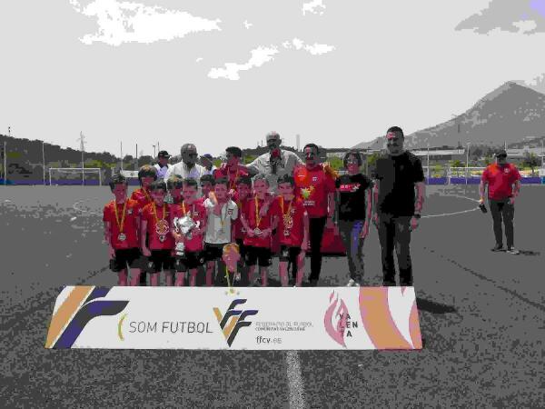 El benjamín nuciero subcampeón de la  X Copa de Campeones de Fútbol 8, celebrada en La Nucía