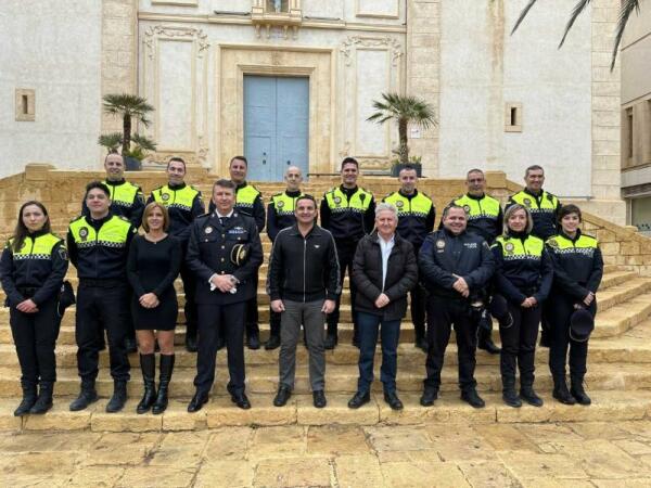 12 policías toman posesión de su plaza de funcionario