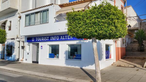 La Tourist Info Altea anuncia el nuevo horario para los meses de verano.