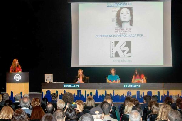 ‘Mi historia’ de Ágatha Ruiz de la Prada en el ciclo de conferencias del Club de Opinión