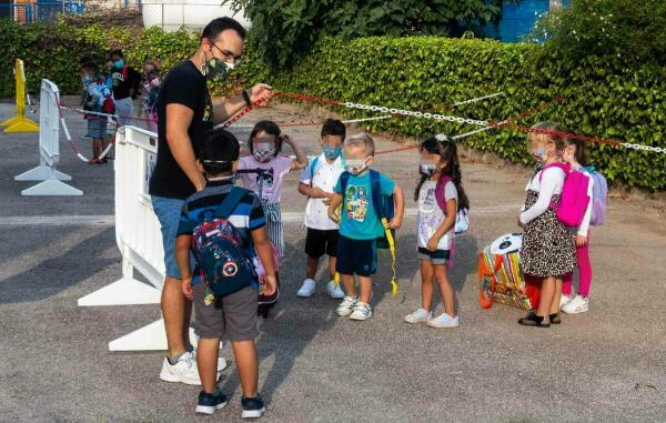 9.000 escolares vuelven a las aulas en Benidorm en centros &ldquo;absolutamente seguros&rdquo; 