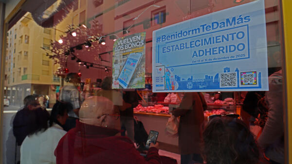 Benidorm aprueba el pago de la primera remesa de bonos consumo por valor de 351.690 euros