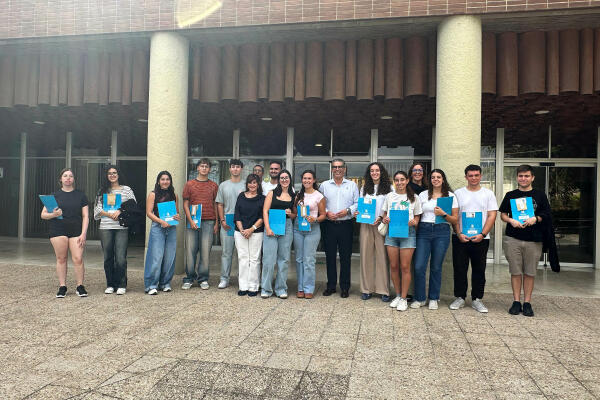 La Diputación de Alicante beca a veinte jóvenes universitarios como residentes en el Hogar Provincial    
