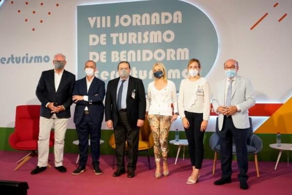 Empresarios y directivos de la Comunitat y de España se reúnen en la IX Jornada de Turismo de Benidorm