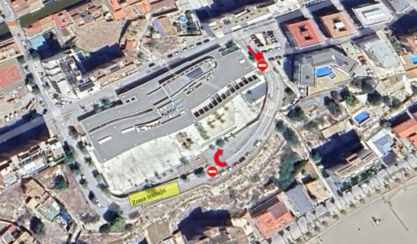 Corte de tráfico por las obras del ascensor que conecta la playa Centro de Villajoyosa con la zona Barberes Sur  