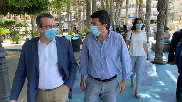 M&aacute;s de 5.000 personas disfrutaron el primer d&iacute;a de las playas de Benidorm