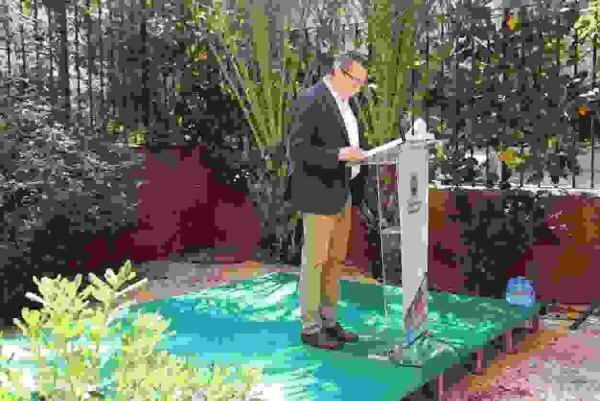  Benidorm conmemora el Día Internacional del Libro con la lectura del Quijote en el Hort de Colón
