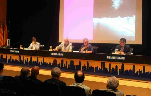 Expertos y artistas exaltan las virtudes de Benidorm present&aacute;ndola como una ciudad &ldquo;bella e interesante&rdquo; a la vez