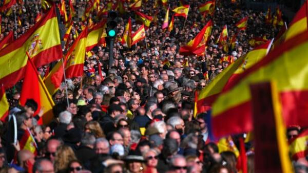 Movilización para manifestarse contra la amnistía ante los ayuntamientos de toda España este domingo 