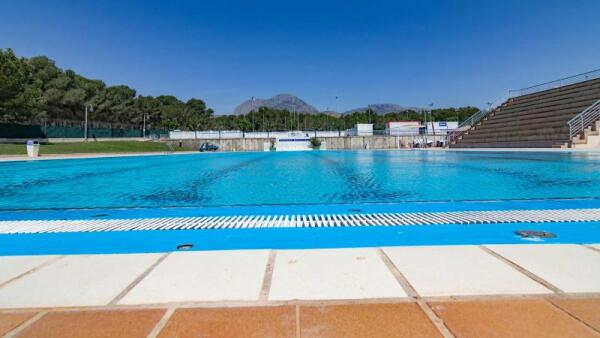 Benidorm reabre la piscina de la Ciudad Deportiva Guillermo Amor tras la celebración del Reggaeton Beach Festival