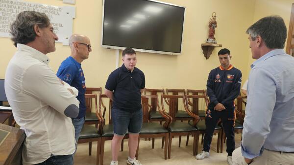 El Alcalde Marcos Zaragoza recibe a los deportistas Francesc Llorca, Antonio Amorós y Bahaa Talhaoui para felicitarles por sus últimos logros deportivos