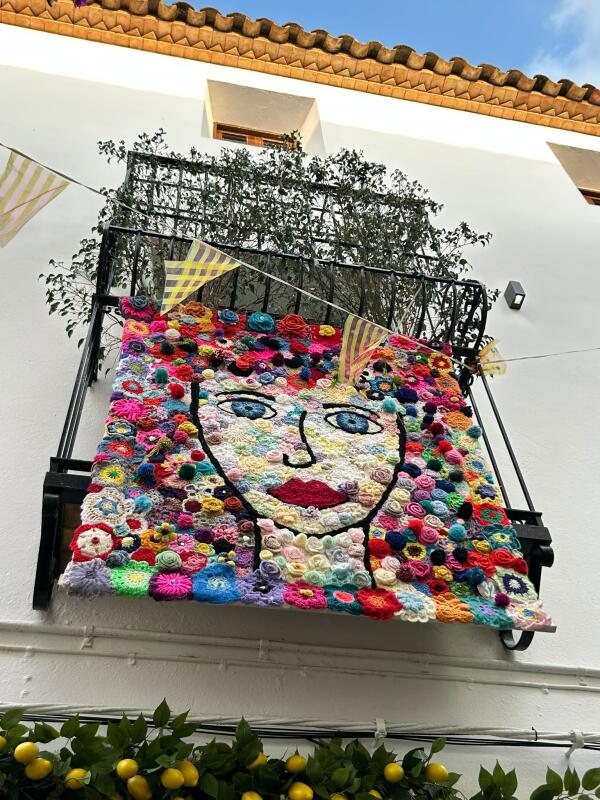 Balconades convierte el casco antiguo de Altea en una galer&iacute;a de arte al aire libre
