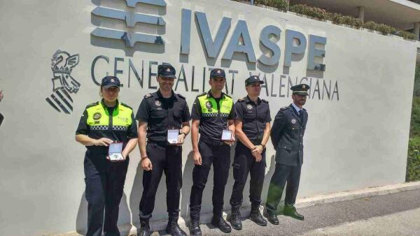 Condecoran a seis agentes de La Nuc&iacute;a  por sus actuaciones policiales
