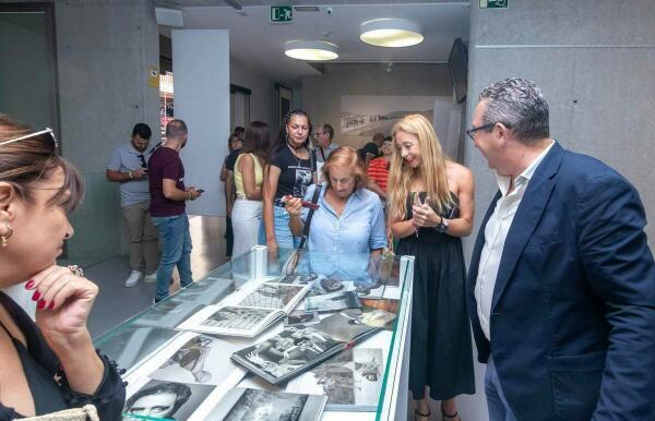 Benidorm expone una selección de 44 fotografías del Premio Nacional Alberto García-Alix