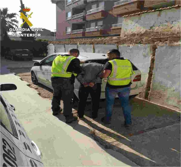 La Guardia Civil detiene a los autores de 26 robos en viviendas de Urbanizaciones de Altea