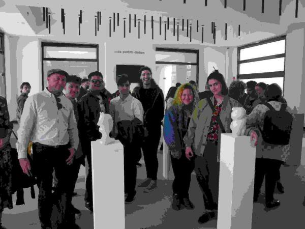 Alumnos de Bellas Artes exponen sus trabajos en piedra en la Fundaci&oacute;n Frax