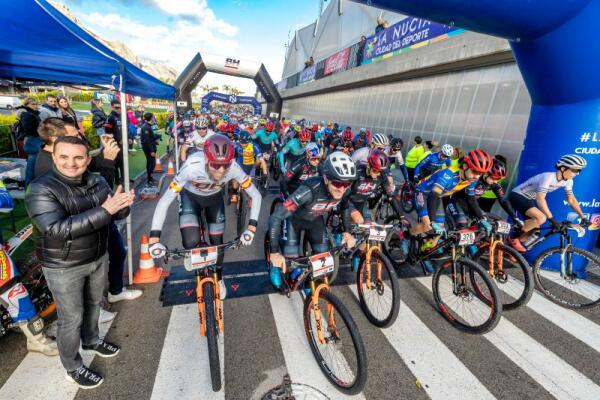 Los bronces olímpicos Valero y Coloma participaron en la XXI Marcha de La Nucía