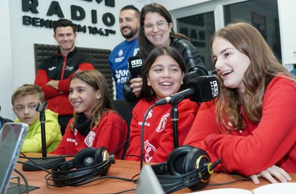 Ilusión y deporte en Navidad; El Polideportivo y Leo Radio abren sus puertas a nuestras jóvenes promesas deportivas.