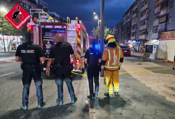 Gran despliegue de efectivos de Emergencias, ante un Incendio de Vivienda en Benidorm.