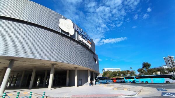 El PSOE denuncia que el PP consiente a Ortiz tener la estación de autobuses en estado ruinoso