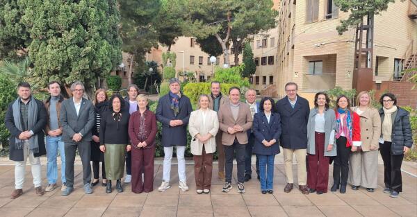 El presidente de la Generalitat visita el Centro de D&iacute;a y el Hospital-Asilo Santa Marta de Villajoyosa