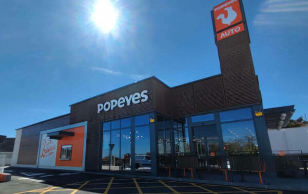 Popeyes sigue creciendo en la Marina Baixa: recala en la avenida Jaime I de Benidorm 