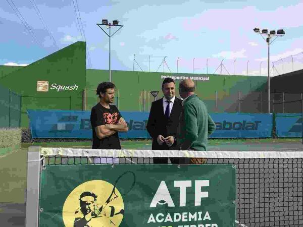 El tenista David Ferrer firmará autógrafos esta tarde en el Pabellón 