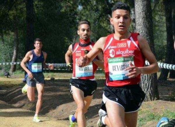 Benabbou prepara el maratón de Valencia en el Estadi Olímpic de La Nucía