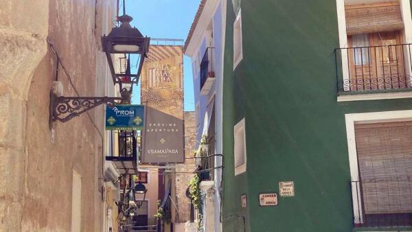 Las obras de un hotel sacan a la luz el adarve de  la muralla de la Vila Joiosa 