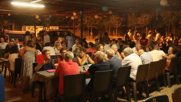 El Sopar d’Estiu del Roser reúne a más de 200 personas en la Ermita de Sanz 