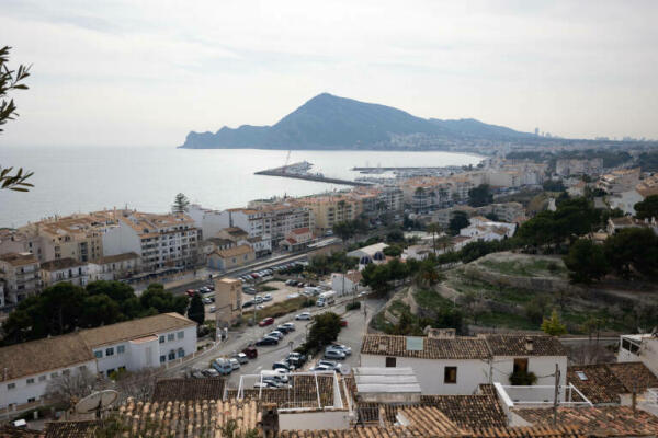 Costas busca una solución a los problemas de regresión por temporales en la bahía de Altea