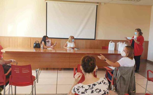L’Alfàs entrega lotes de mascarillas a los 4 centros educativos públicos del municipio