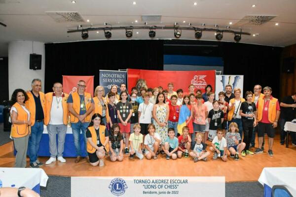 NOTA DE PRENSA TORNEO DE AJEDREZ ESCOLAR LIONS OF CHESS Y SIMULTÁNEA DEL CAMPEON DE ESPAÑA