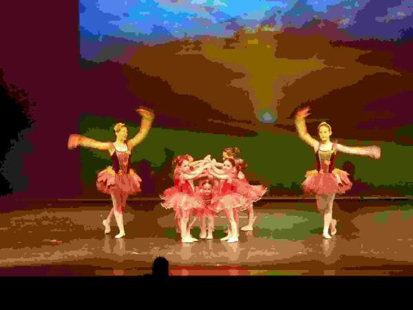 La VII Gala de Danza de La Nuc&iacute;a llen&oacute; l&rsquo;Auditori de p&uacute;blico y baile