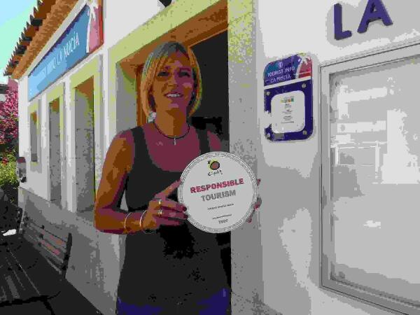 La Tourist Info La Nuc&iacute;a recibe el distintivo  &ldquo;Responsible Tourism&rdquo; del Ministerio.