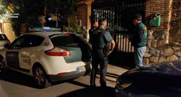 La Guardia Civil esclarece el secuestro de dos personas ocurrido en Alicante y retenidas en Fuengirola (Málaga) durante varios días