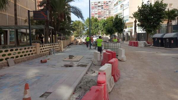Las obras de la avenida Montecarlo obligan a un corte en el suministro de agua potable para ejecutar los enganches definitivos