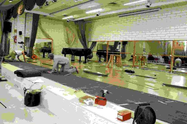 Callosa &middot; Se ultiman los trabajos de reparaci&oacute;n del escenario de la Casa de la M&uacute;sica para acoger la obra de teatro &lsquo;Retales de Buen Humor&rsquo; 