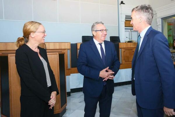 TONI PÉREZ RECIBE AL EMBAJADOR DE REINO UNIDO EN ESPAÑA